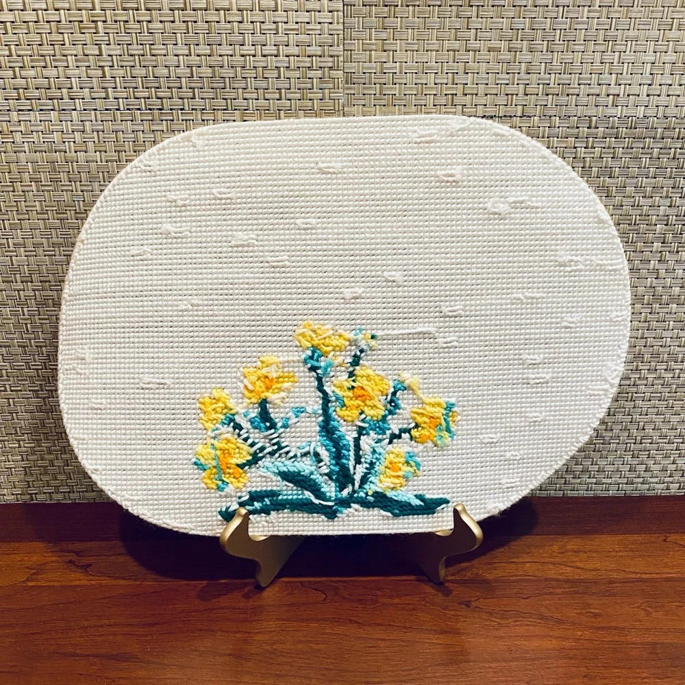 🌟HP🌟NWOT Handmade Needlepoint Floral Placemats 4